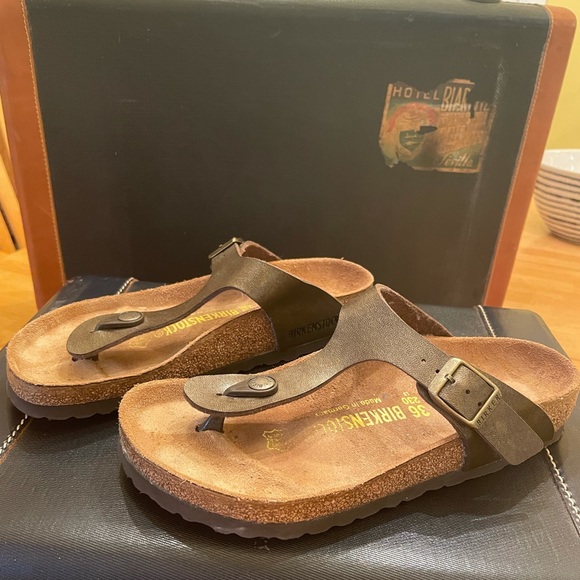 NWT CROCS Kadee Leopard Print Women's Flip-Flop Sandals